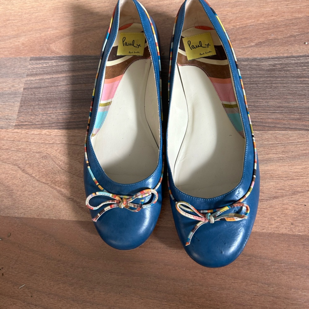 Lightly used Paul Smith classic navy leather loafers